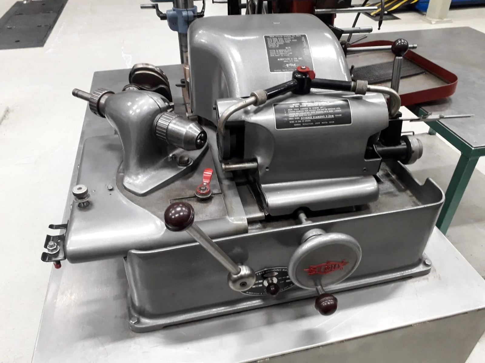 Valve grinder – Slijpmachine voor kleppen en lifters